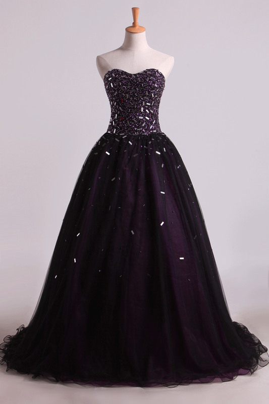 2024 Quinceanera Dresses Ball Gown Sweetheart Floor Length With Beading And Rhinestone