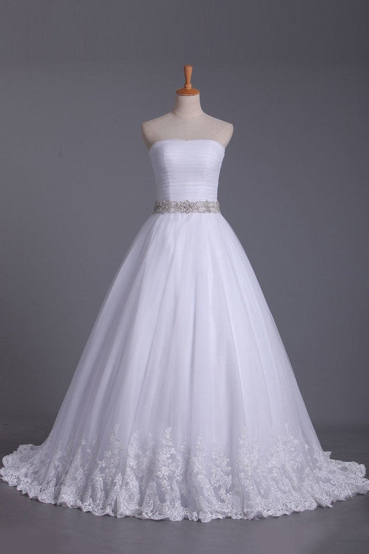 2024 Strapless Tulle Wedding Dresses A-Line With Applique & Beads
