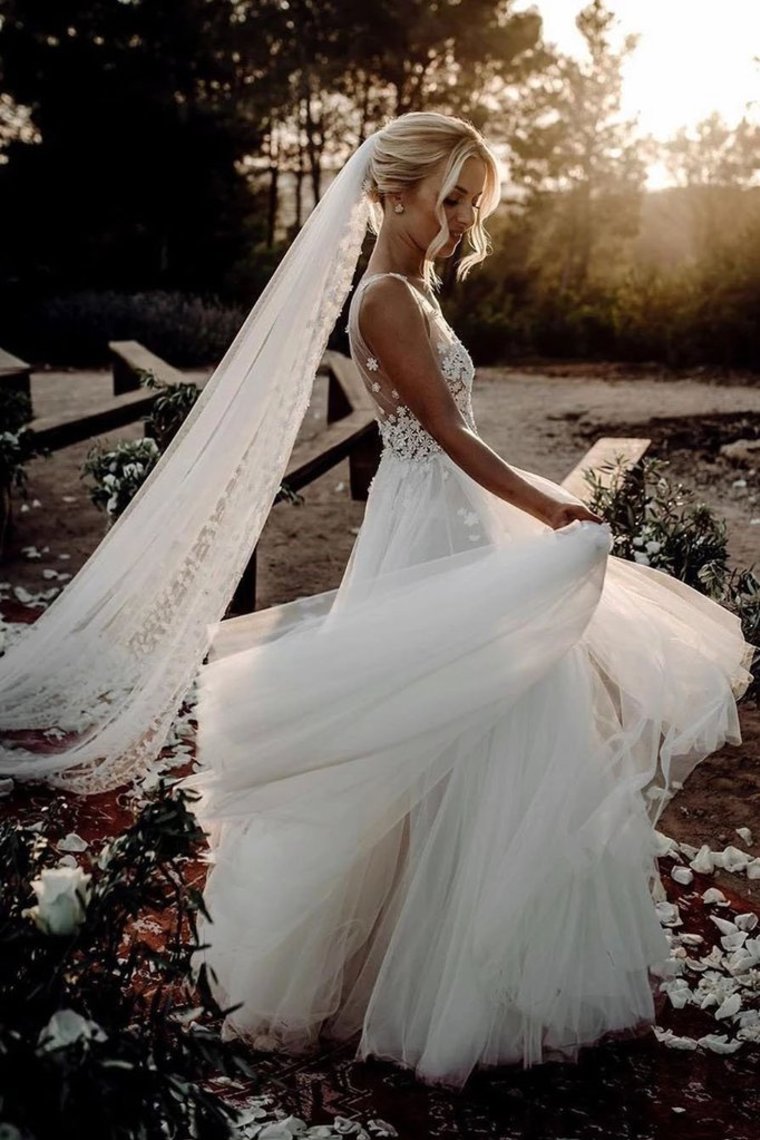 Elegant A Line V Neck Tulle Wedding Dresses With Flowers V Back Beach Wedding SRSPEKH2P28