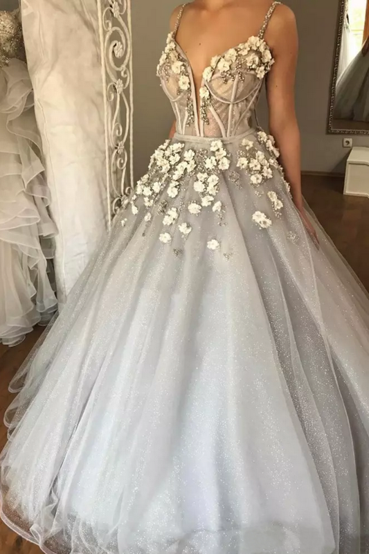 2024 Ball Gown Spaghetti Straps Quinceanera Dresses With Handmade Flowers Tulle