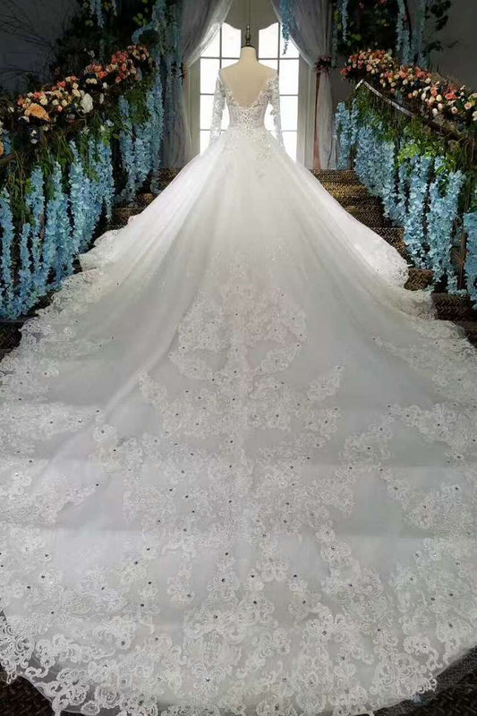 2024 Scoop Neckline Marvelous Wedding Dresses Lace Up With Rhinestones Royal Train