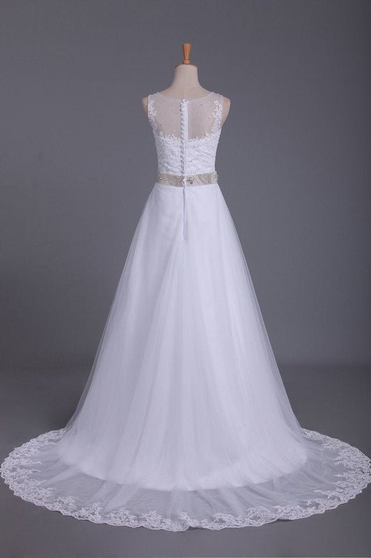 2022 A Line Scoop Tulle Wedding Dresses With Applique And Beads