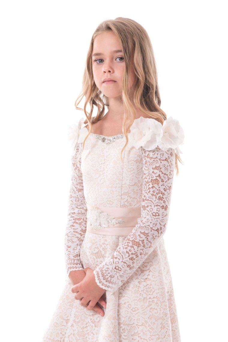 2024 Lace Flower Girl Dresses A Line Boat Neck Long Sleeves With Beads