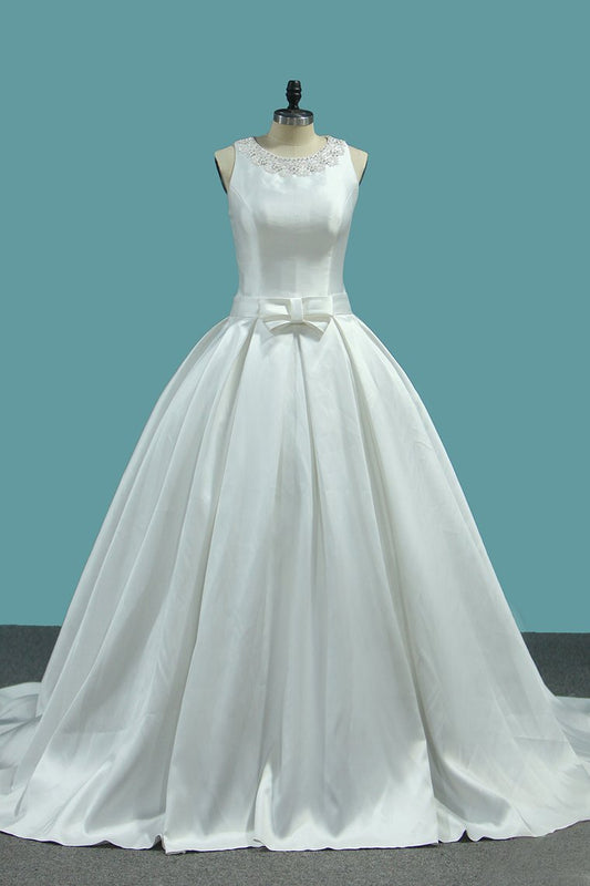 2024 A Line Wedding Dresses Satin Scoop With Beading Court Train