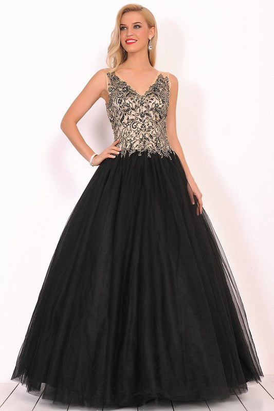 2024 New Arrival Quinceanera Dresses V Neck Tulle With Beading&Appliques