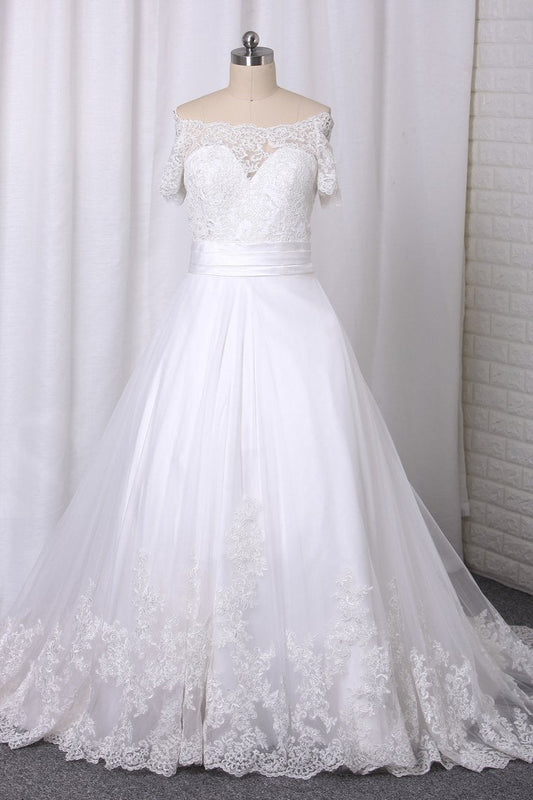 2022 A Line Boat Neck Wedding Dresses Short Sleeves Tulle With Applique Chapel Train