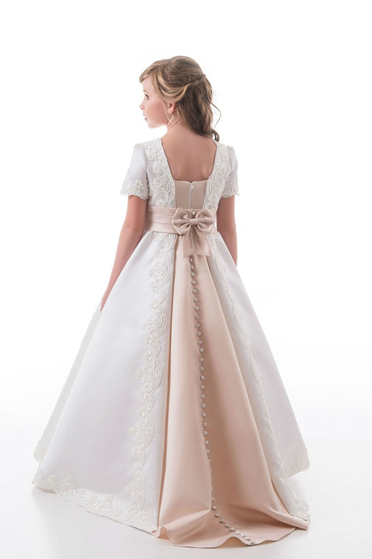 2022 A Line Scoop Short Sleeves Flower Girl Dresses With Applique Satin