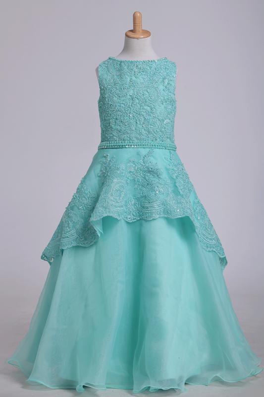 2024 Bateau A Line Flower Girl Dresses With Applique & Beads Tulle Mint