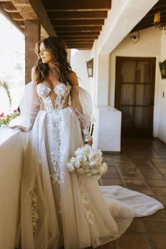 Gorgeous Ball Gown Off the Shoulder Tulle Beach Wedding Dresses with Appliques