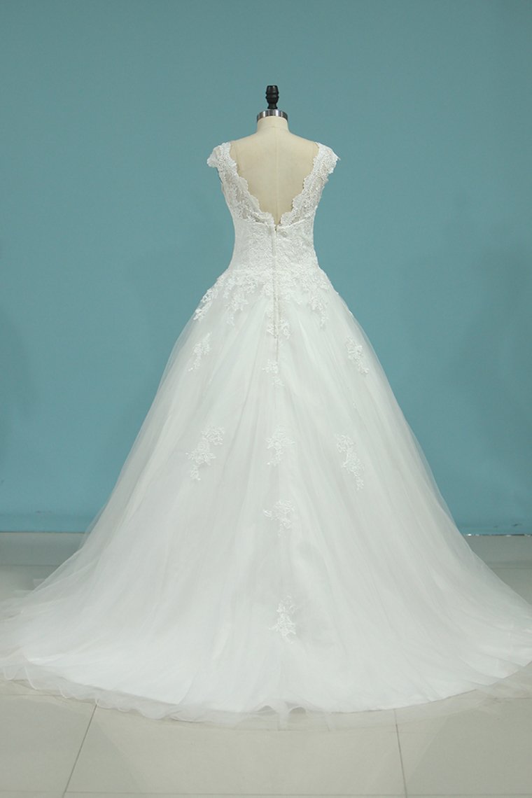 2024 Tulle Bateau Wedding Dresses Open Back With Applique Chapel Train