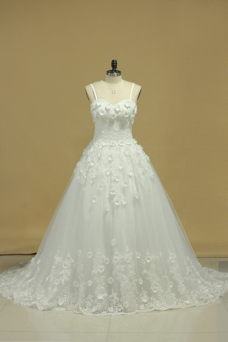 2022 A Line Spaghetti Straps Court Train Wedding Dresses Tulle With Applique And Handmade Flowers