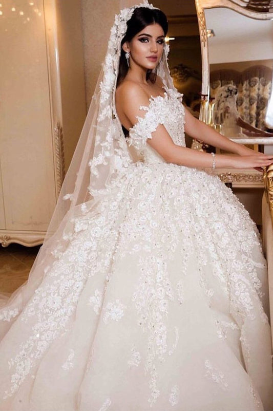 2022 A Line Off The Shoulder Wedding Dresses Tulle With Applique And Beads Court Train