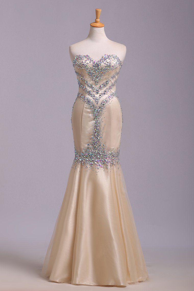 2024 Vintage Sweetheart Floor Length Mermaid/Trumpet Beaded Tulle Prom Dresses