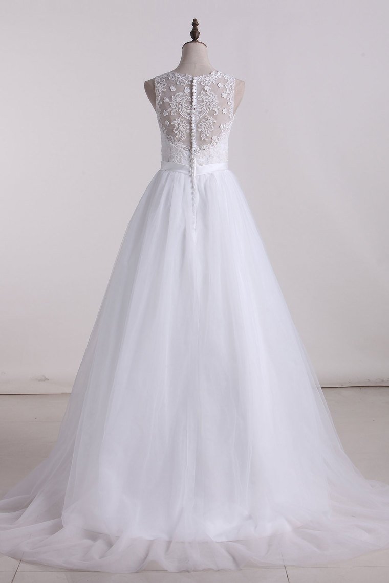 2024 V-Neck A Line Wedding Dresses Tulle With Applique And Ribbon