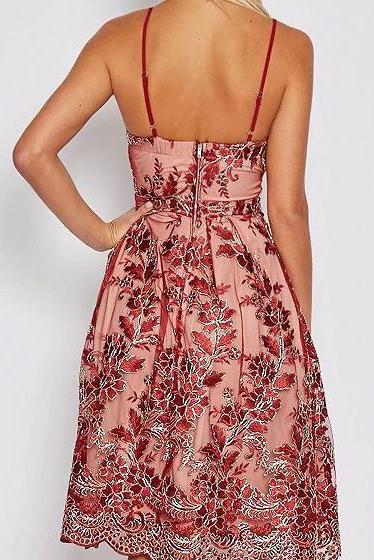 A Line Red V-neck Embroidery Scalloped Lace Appliques Spaghetti Straps Homecoming Dress JS643
