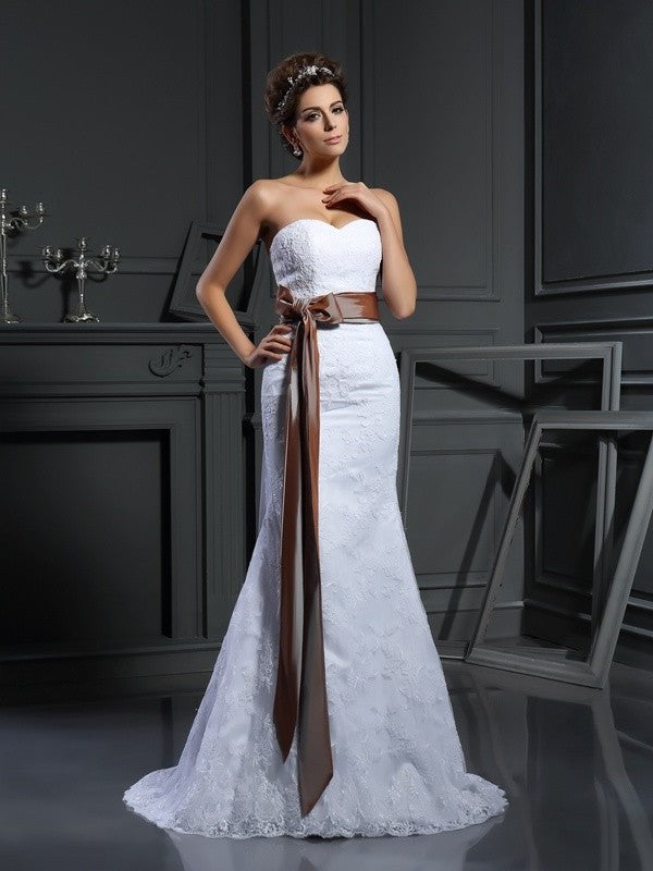 Sheath/Column Long Sleeveless Sweetheart Applique Net Wedding Dresses