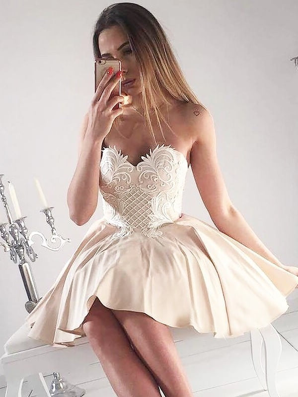 Sleeveless Sweetheart Applique A-Line/Princess Short/Mini Satin Dresses