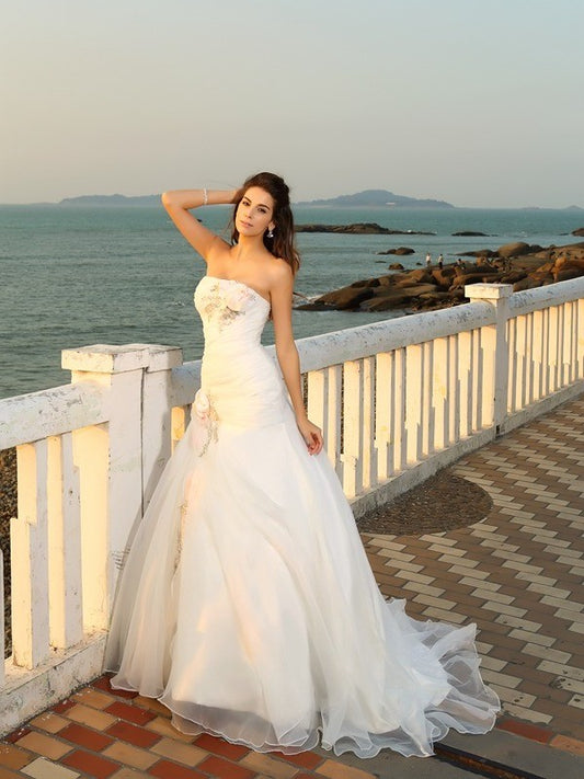 Long Hand-Made Satin Sleeveless Strapless Ball Gown Flower Beach Wedding Dresses