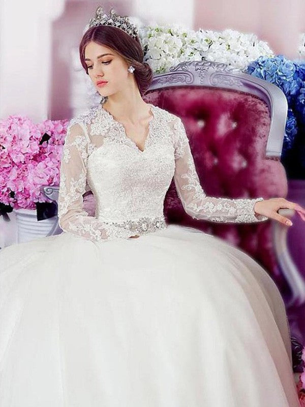 Sleeves Cathedral Applique Long Train V-neck A-Line/Princess Lace Tulle Wedding Dresses