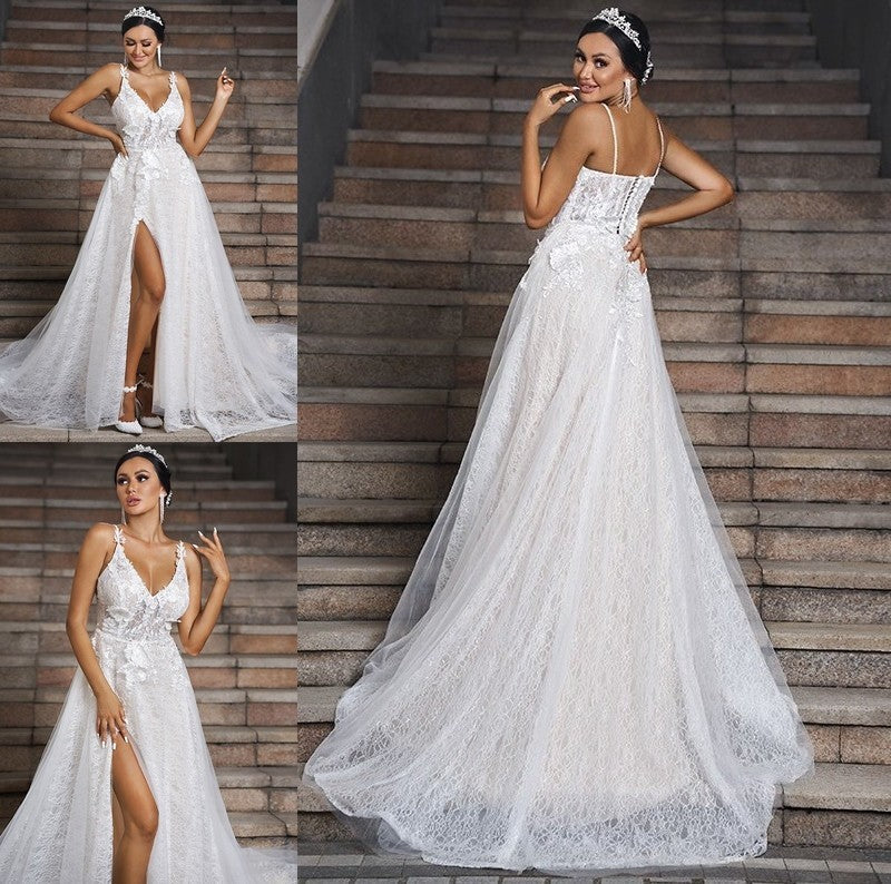Sleeveless Lace V-neck A-Line/Princess Applique Sweep/Brush Train Wedding Dresses