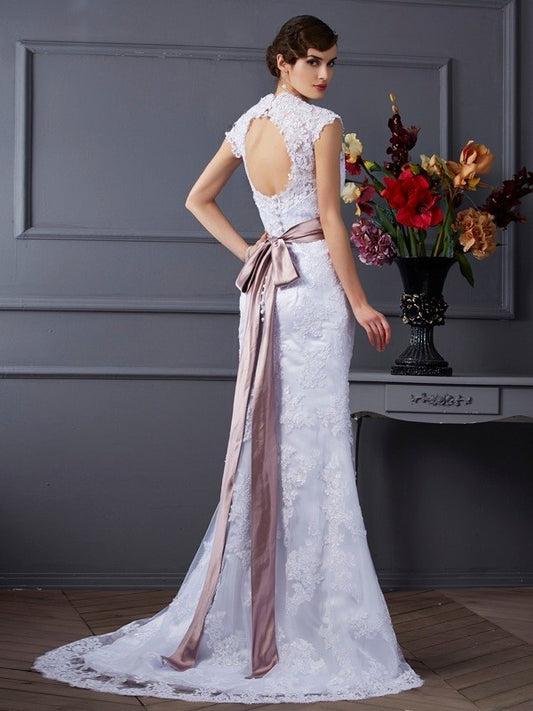 Trumpet/Mermaid Sleeveless Applique Long Satin Wedding Dresses