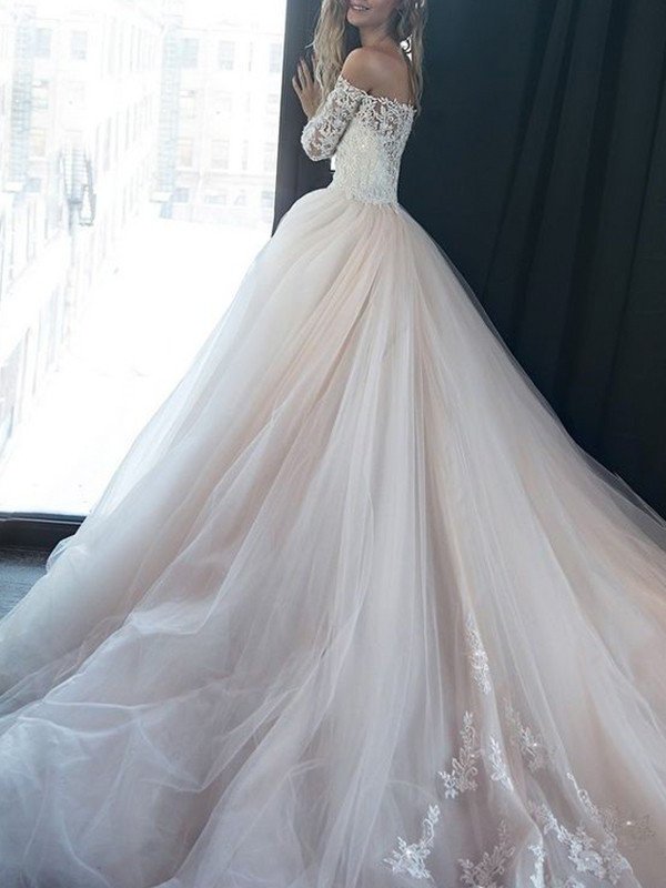 Sleeves A-Line/Princess Court Train Off-the-Shoulder Long Applique Tulle Wedding Dresses