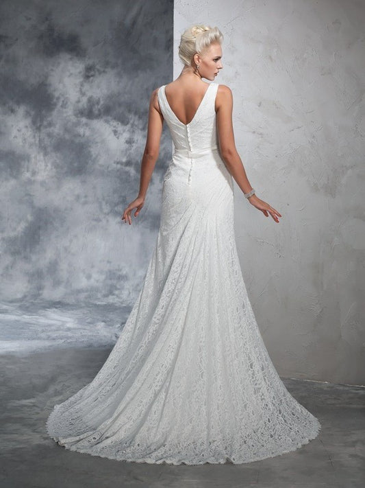 Lace Trumpet/Mermaid V-neck Sleeveless Long Lace Wedding Dresses
