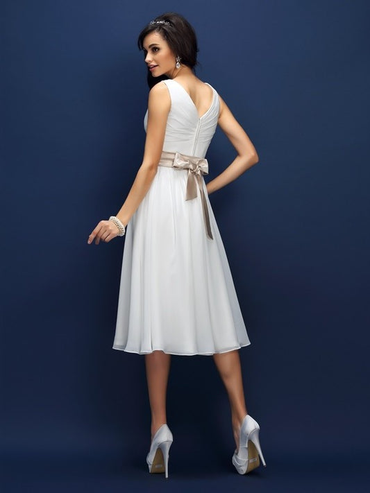 Sleeveless Short A-Line/Princess V-neck Pleats Chiffon Bridesmaid Dresses