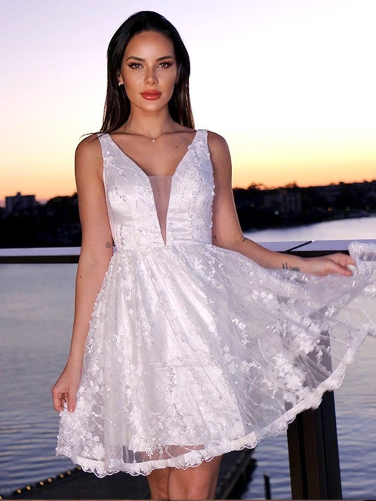 Lace Applique Sleeveless V-neck A-Line/Princess Short/Mini Homecoming Dresses