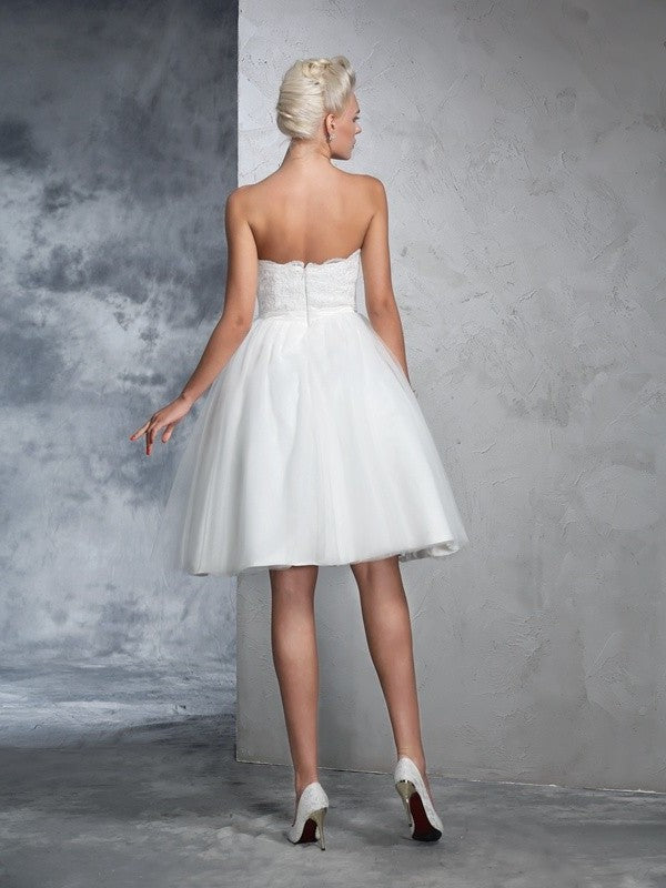 Sleeveless Hand-made Sweetheart Short Flower A-Line/Princess Net Wedding Dresses