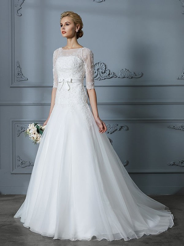 Scoop Sleeves Lace 1/2 Train A-Line/Princess Court Tulle Wedding Dresses