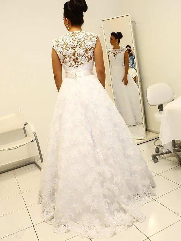 Ball Gown Sleeveless Lace Scoop Floor-Length Wedding Dresses