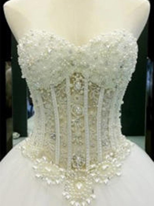 Court Train Beading Tulle Sweetheart Gown Ball Sleeveless Wedding Dresses