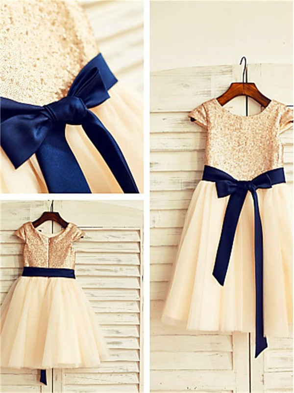 Tulle Sleeves A-line/Princess Sequin Scoop Knee-Length Short Flower Girl Dresses