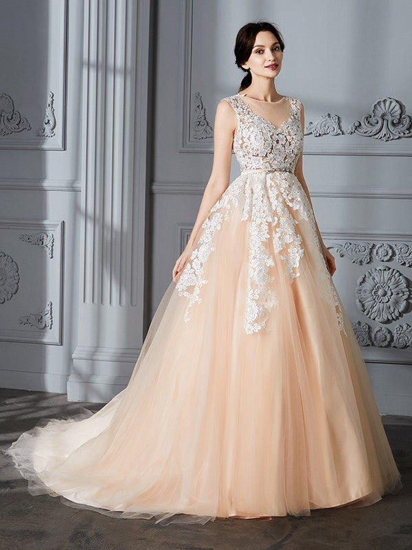 Sleeveless Ball Gown Scoop Train Court Tulle Wedding Dresses