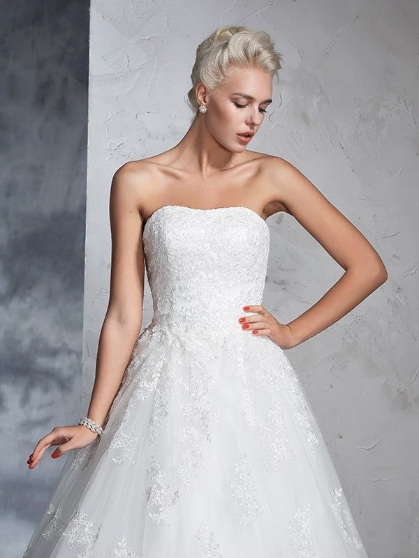 Sleeveless Lace Long Ball Strapless Gown Lace Wedding Dresses