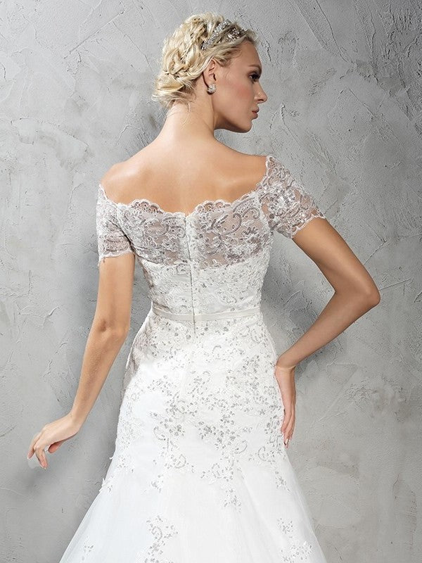 Sheath/Column Short Long Sleeves Off-the-Shoulder Applique Net Wedding Dresses