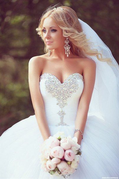 Ball Gown Sweetheart White Tulle Wedding Dress